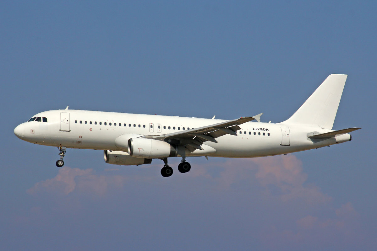 VIA Airways, LZ-MDK, Airbus A320-232, msn: 1422, 12.Oktober 2018, RHO Rhodos, Greece.