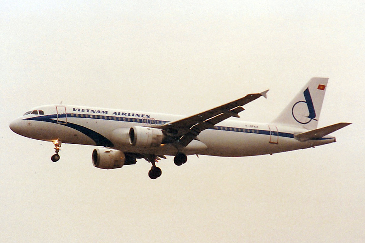 Vietnam Airlines, F-GFKZ, Airbus A320-211, msn: 286, Dezember 1994, HKG Hong Kong.