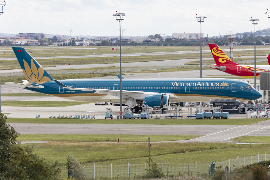 Vietnam Airlines, VN-A887, Airbus, A350-941, 17.09.2015, TLS, Toulouse, France 




