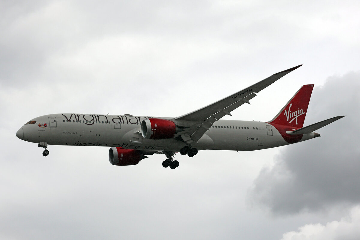 Virgin Atlantic Airways, G-VWHO, Boeing B787-9, msn: 37971/313,  Mystery Girl , 05.Juli 2023, LHR London Heathrow, United Kingdom.