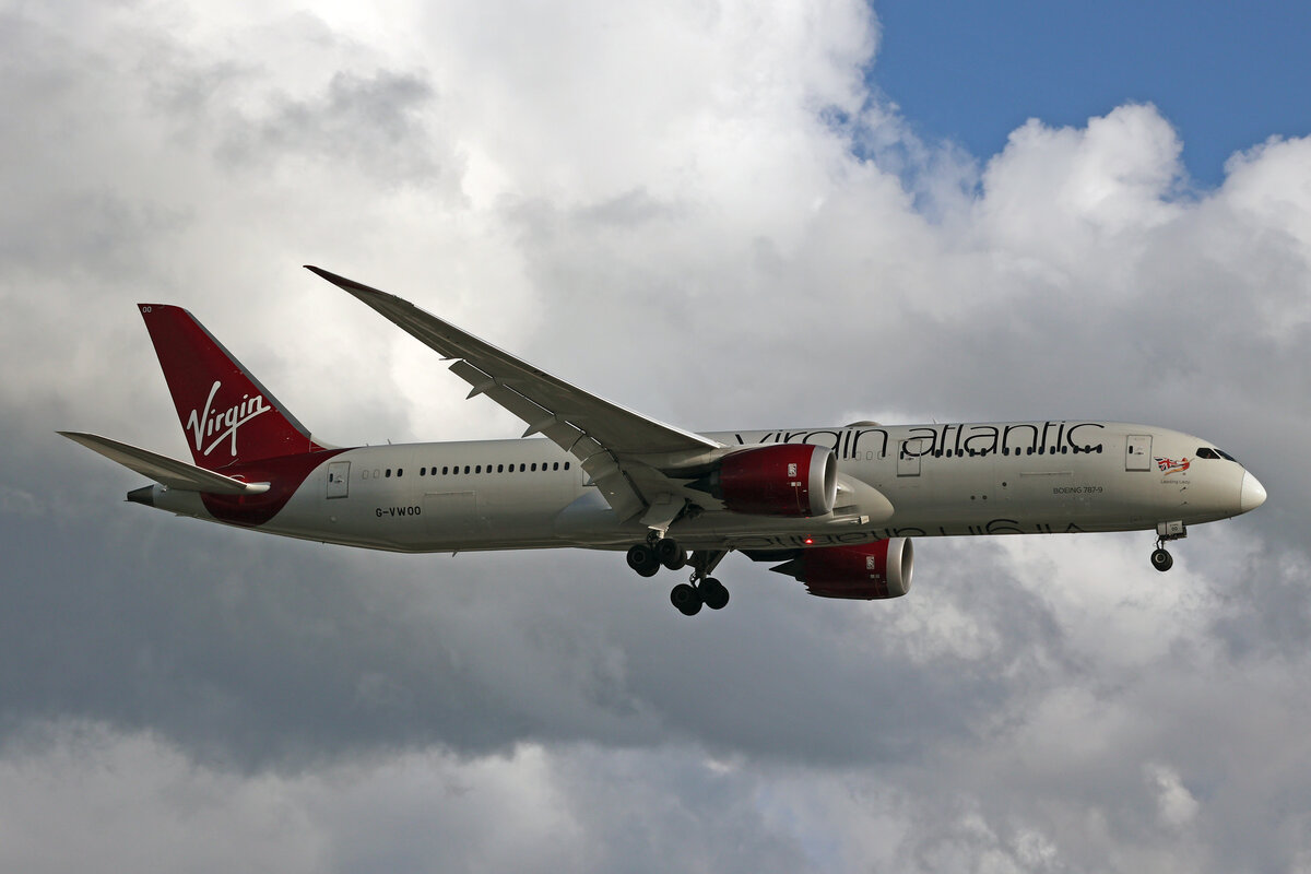 Virgin Atlantic Airways, G-VWOO, Boeing B787-9, msn: 37979/645,  Leading Lady , 05.Juli 2023, LHR London Heathrow, United Kingdom.