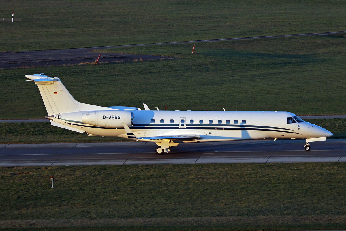 Vista Jet Germany, D-AFBS, Embraer Legacy 650, msn: 14501214, 26.Dezember 2024, ZRH Z�rich, Switzerland.