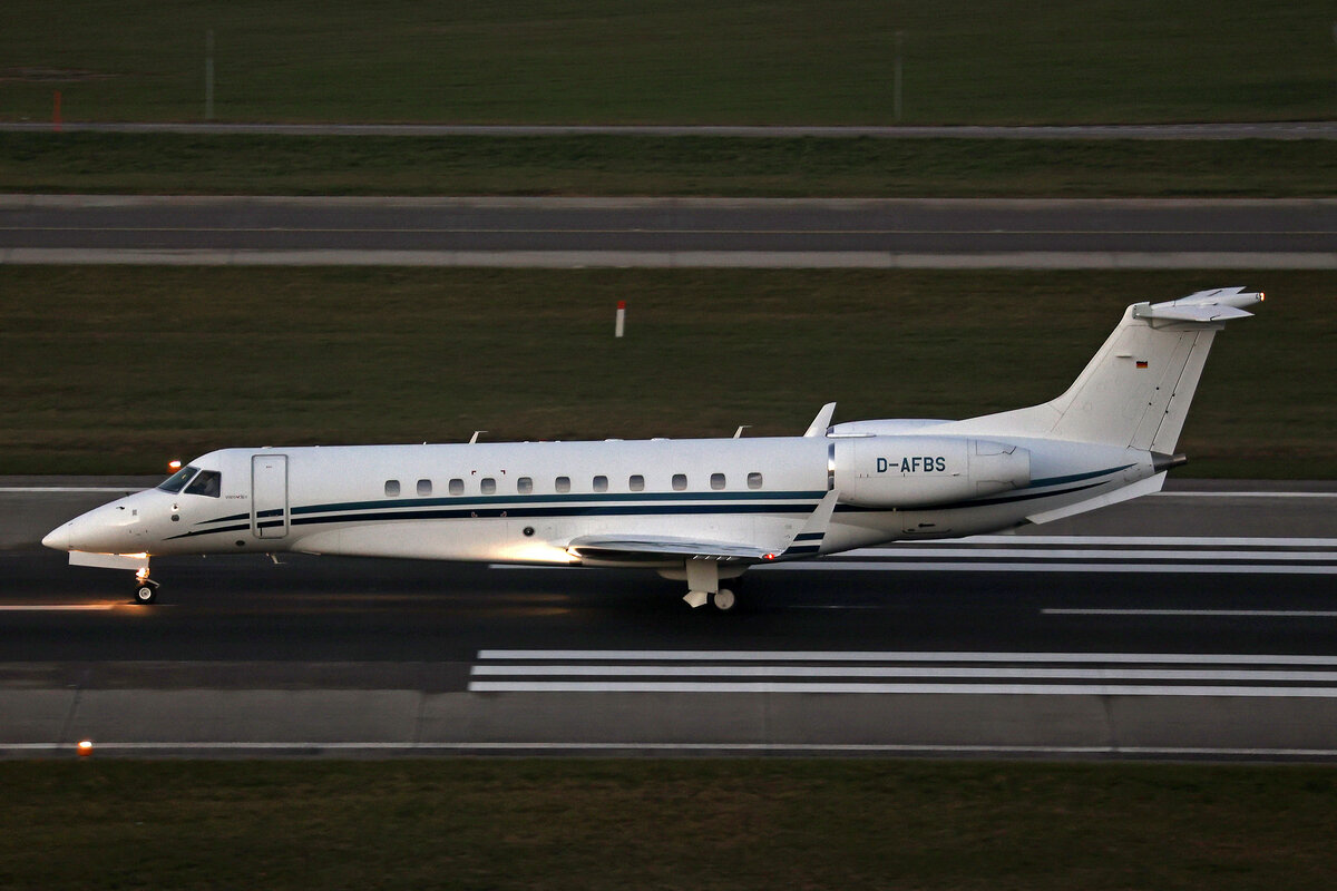 Vista Jet Germany, D-AFBS, Embraer Legacy 650, msn: 14501214, 26.Dezember 2024, ZRH Z�rich, Switzerland.