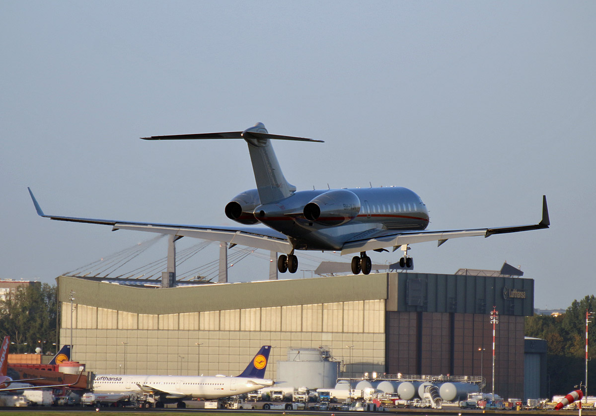 VistaJet, BD-700-1A10 Global 6000, 9H-VJV, TXL, 19.09.2019