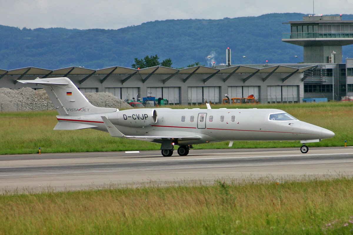 VistaJet, D-CVJP, Learjet 40, msn: 45-2079, 07.Juni 2008, BSL Basel - Mühlhausen, Switzerland.