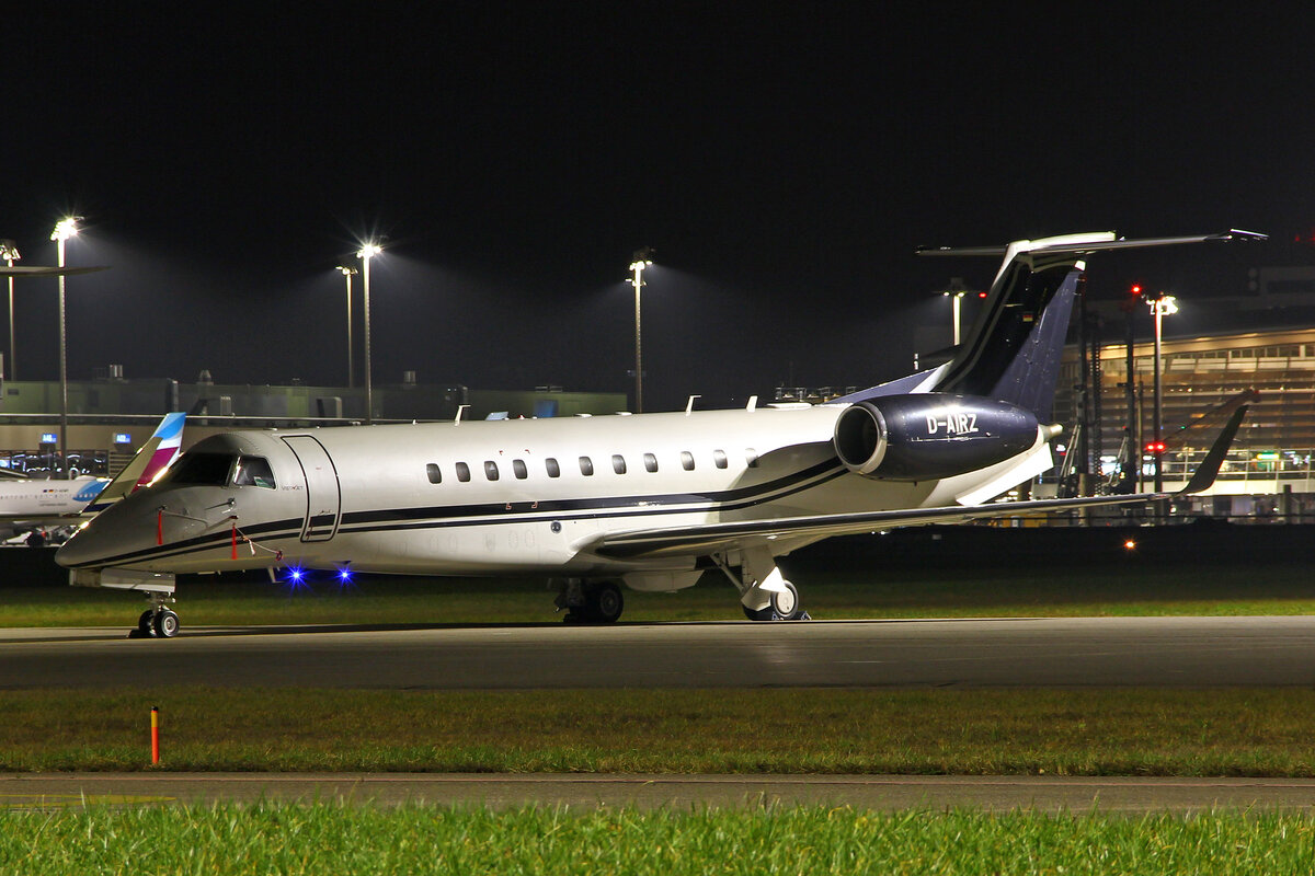 VistaJet Germany, D-AIRZ, Embraer Legacy 650, msn: 14501238, 26.Dezember 2025, ZRH Zürich, Switzerland.