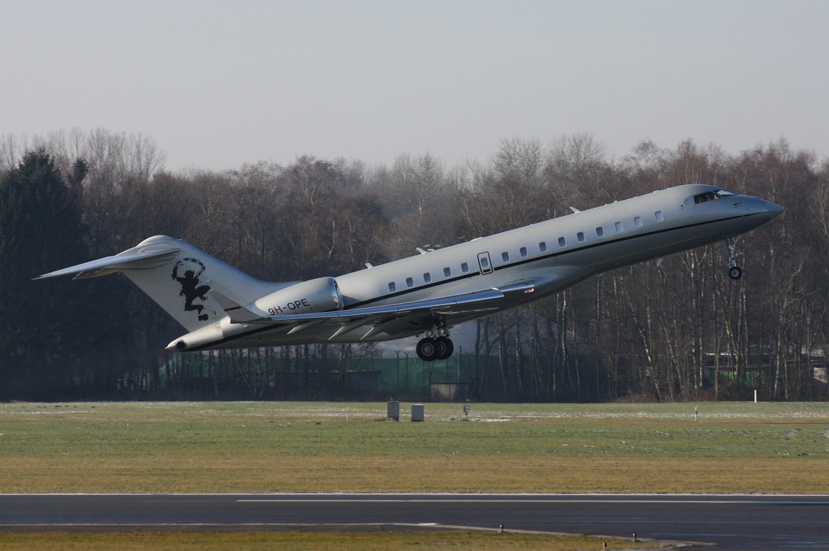 Vistsjet,9H-OPE,Bombardier BD-700-1A10 Global Express XRS, 06.02.2015, HAM-EDDH, Hamburg, Germany 