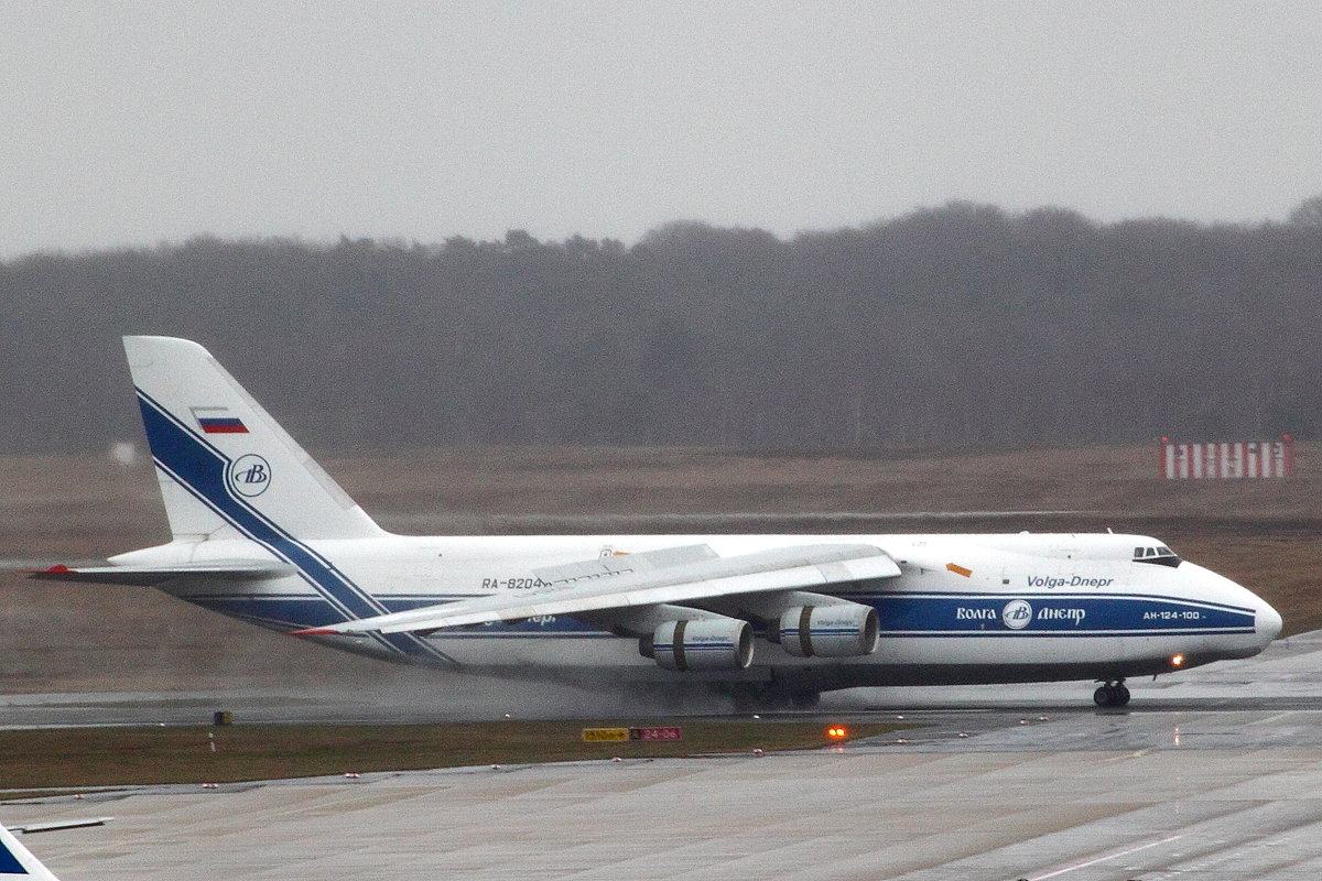 Volga-Dnepr, An-124, RA-82074. Köln-Bonn (CGN/EDDK) am 13.03.2019. 