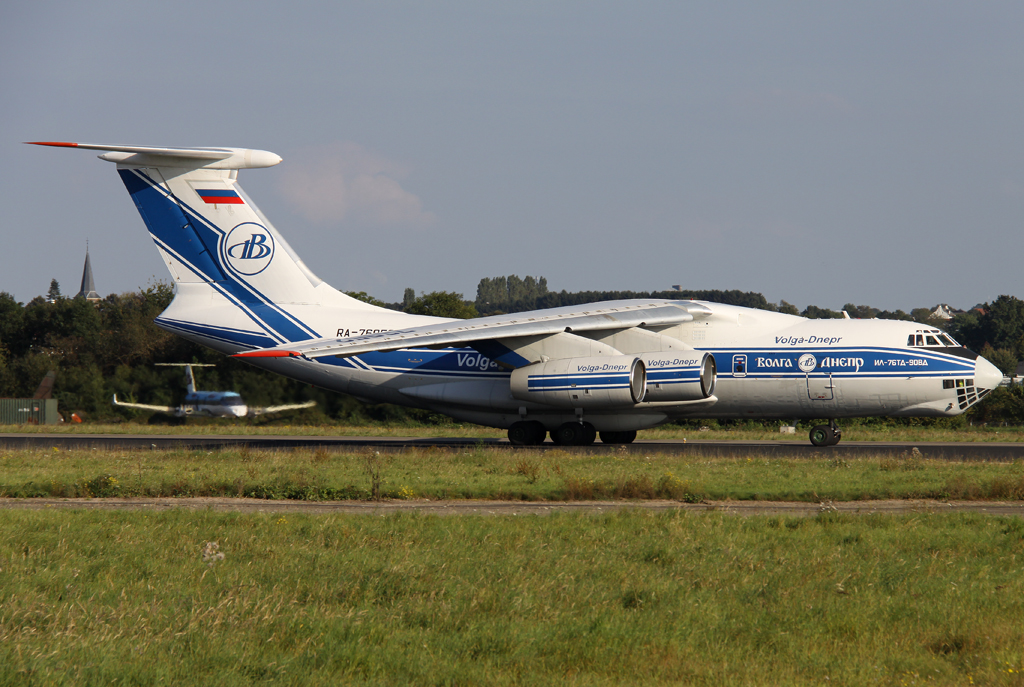 Volga IL-76 RA-76952 beim Backtrack auf 03 in MST / EHBK / Maastricht am 27.09.2014