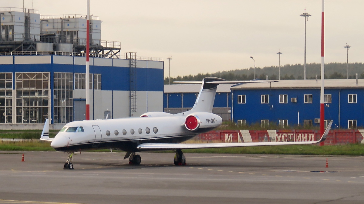 VP-BNF - Private Gulfstream G550 in Pulkovo (LED), 20.9.17