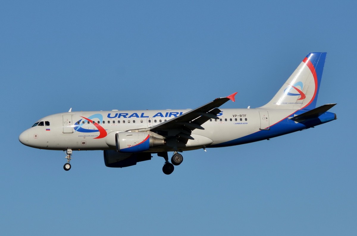 VP-BTF Ural Airlines Airbus A319-112   in München beim Landeanflug am 06.12.2015