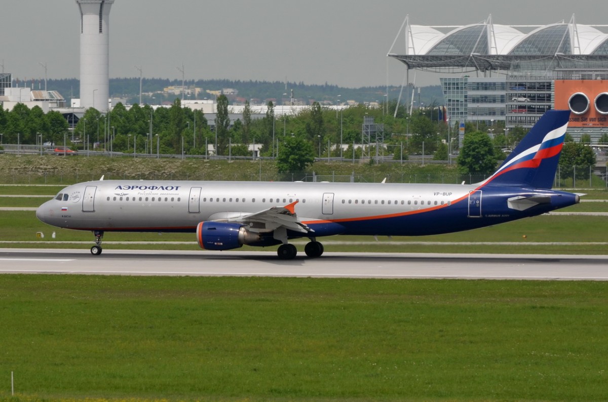VP-BUB Aeroflot Boeing 757-23P  in München gelandet am 12.05.2015