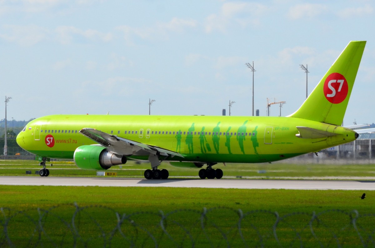 VP-BVH S7 - Siberia Airlines Boeing 767-33A(ER)   beim Start in München 10.05.2015