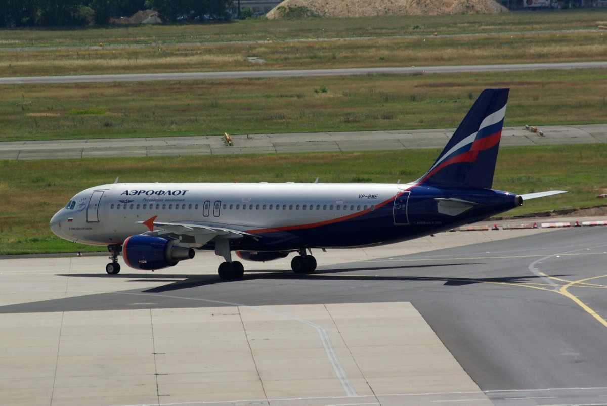 VP-BWE Aeroflot - Russian Airlines Airbus A320-214   am 16.07.2014 zum Start in Frankfurt