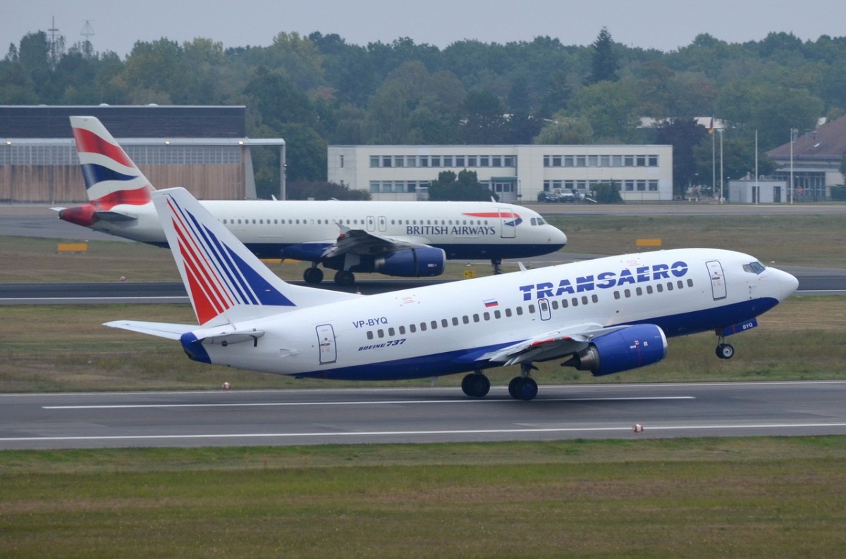 VP-BYQ Transaero Airlines Boeing 737-524   beim Start am 12.09.2014 in Tegel