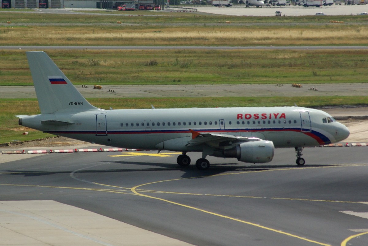 VQ-BAR Rossiya - Russian Airlines Airbus A319-111   in Frankfurt am 16.07.2014 zum Start
