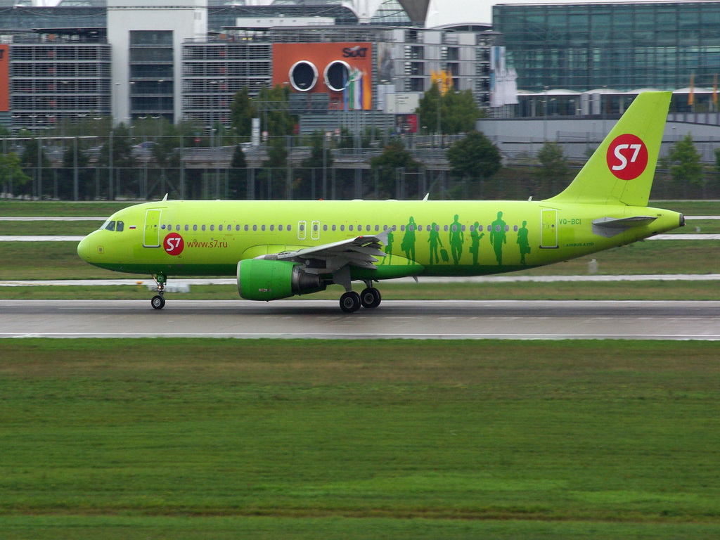 VQ-BCI S7 - Siberia Airlines Airbus A320-214      15.09.2013

Flughafen Mnchen