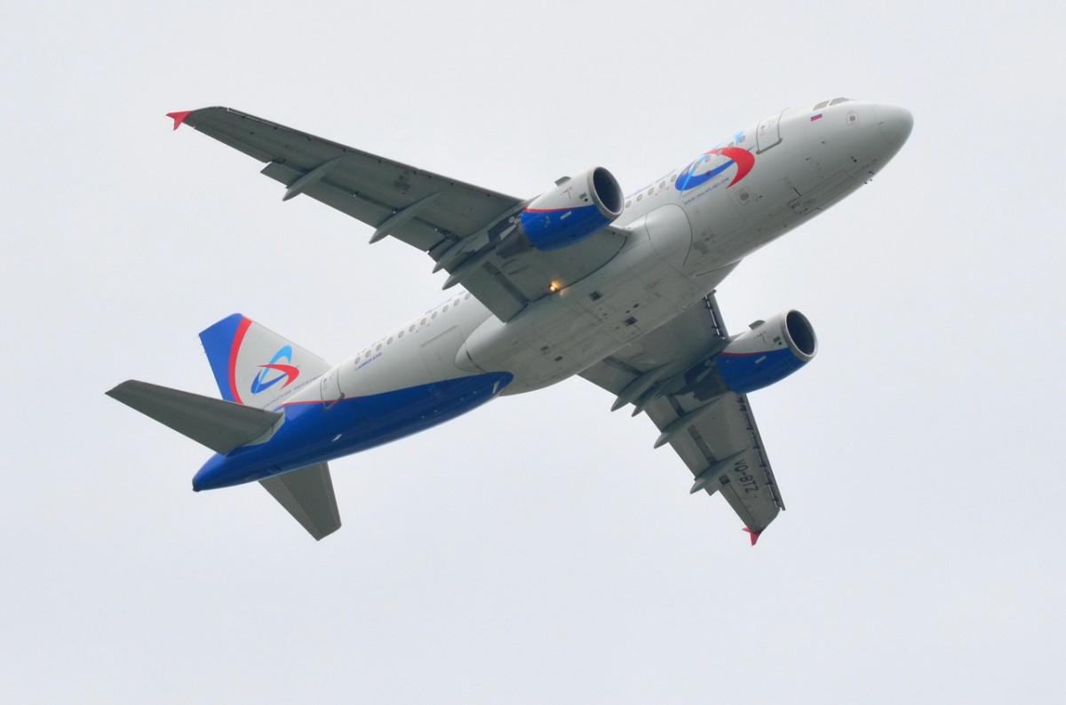 VQ-BTZ Ural Airlines Airbus A319-112  am 15.05.2015 in München gestartet