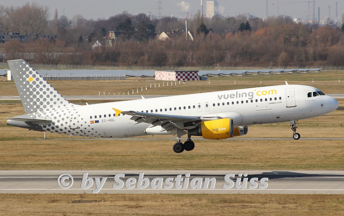 Vueling A320 EC-HQL @ DUS. 11.3.15