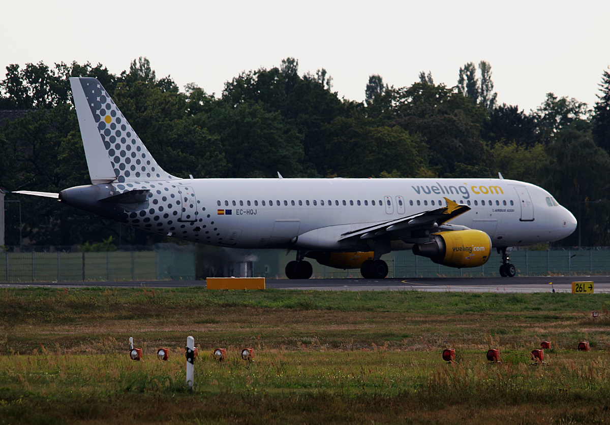 Vueling, Airbus A 320-214, EC-HQJ, TXL, 23.09.2016