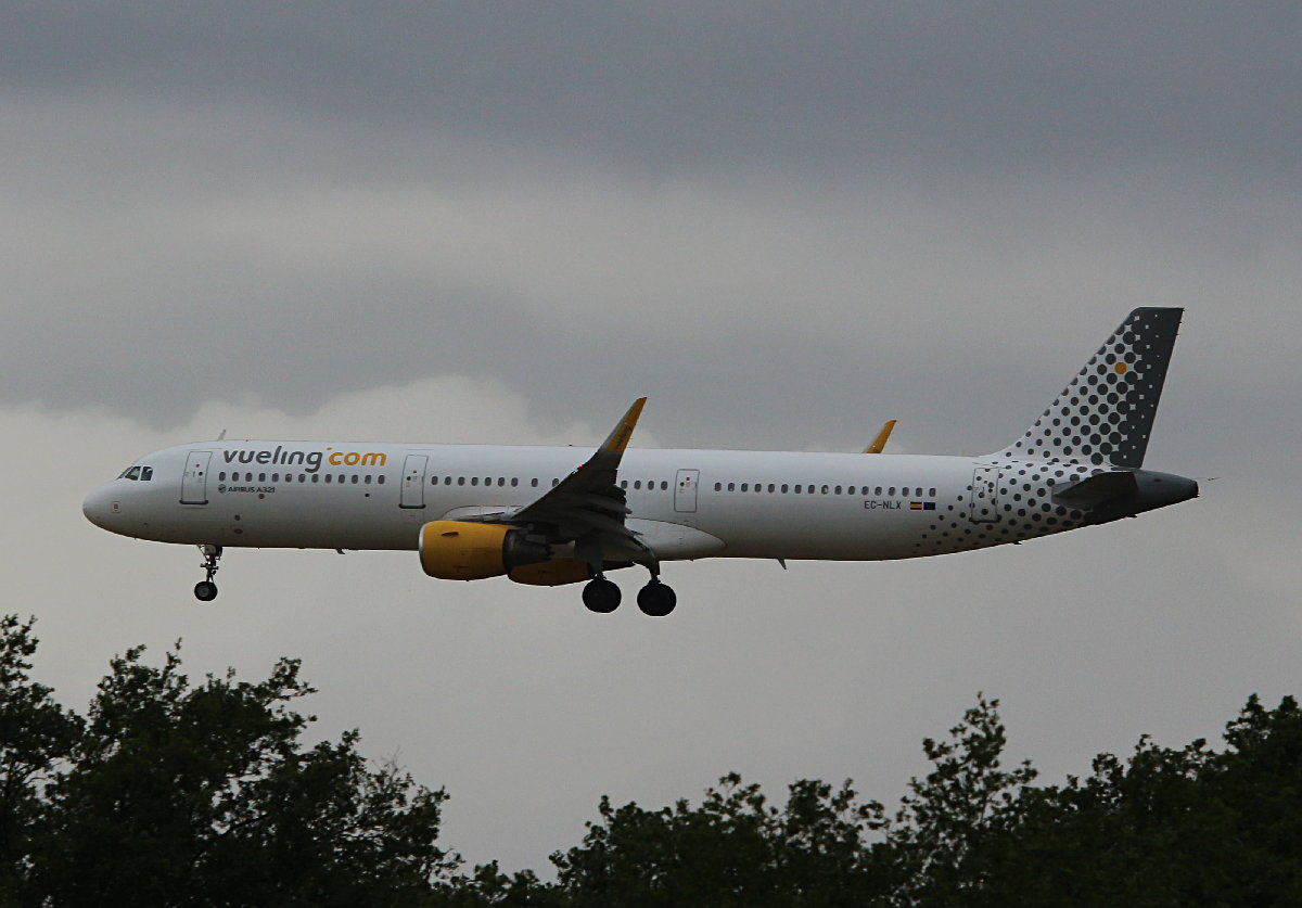 Vueling, Airbus A 321-211, EC-NLX, BER, 09.06.2026