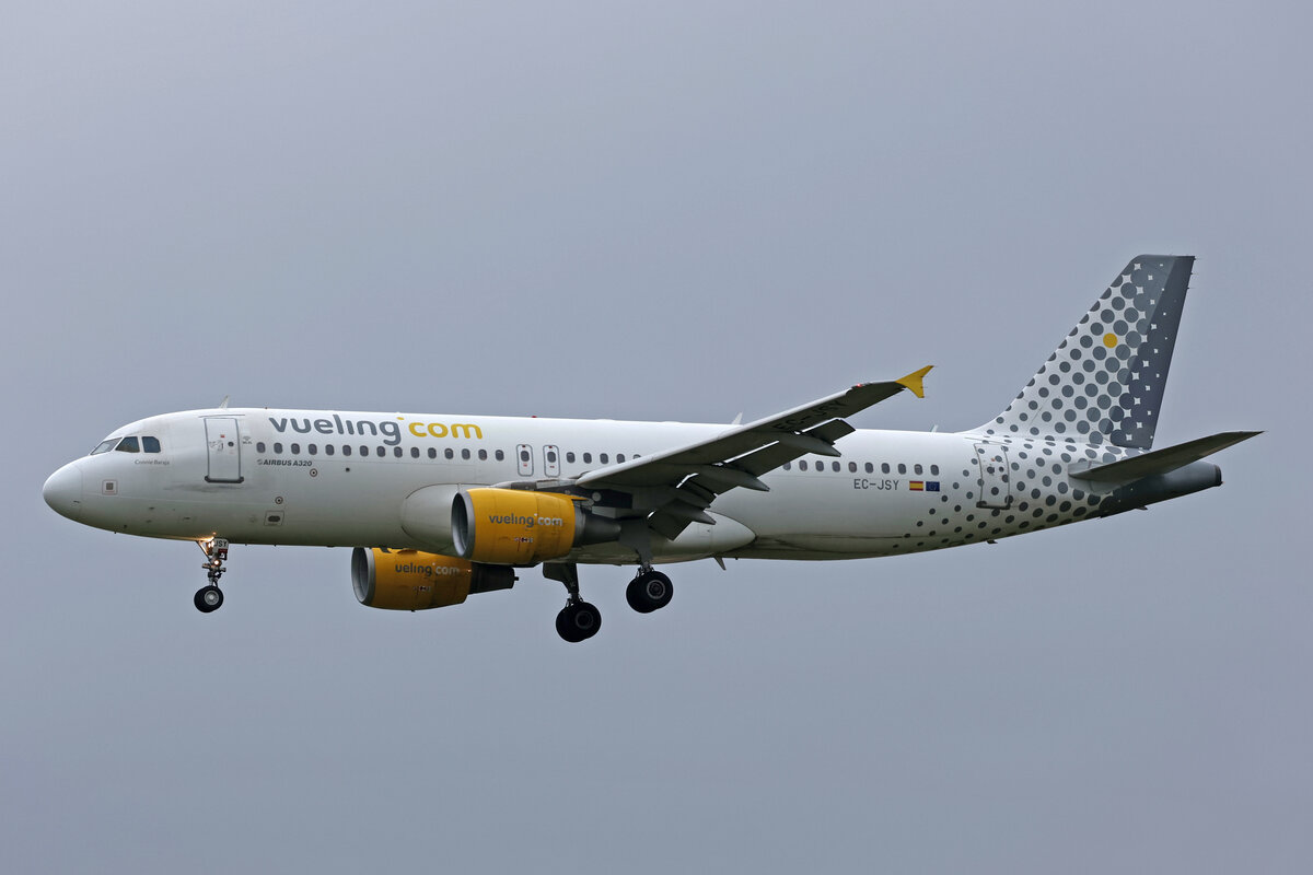 Vueling Airlines, EC-JSY, Airbus A320-214, msn: 2785,  Connie Baraja , 19.April 2023, ZRH Zürich, Switzerland.