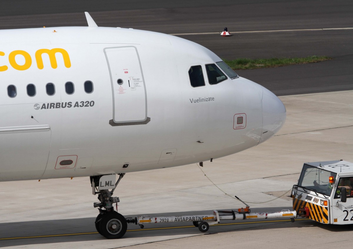 Vueling Airlines, EC-LML  Vuelizinate , Airbus, A 320-200 (Bug/Nose), 02.04.2014, DUS-EDDL, Dsseldorf, Germany