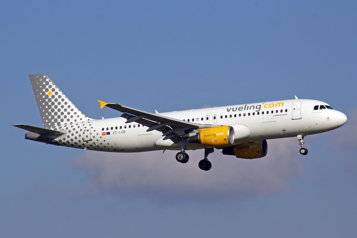 Vueling Airlines, EC-LOB, Airbus A320-214, msn: 4849,  Vueling Europe , 03.November 2017, ZRH Zürich, Switzerland.
