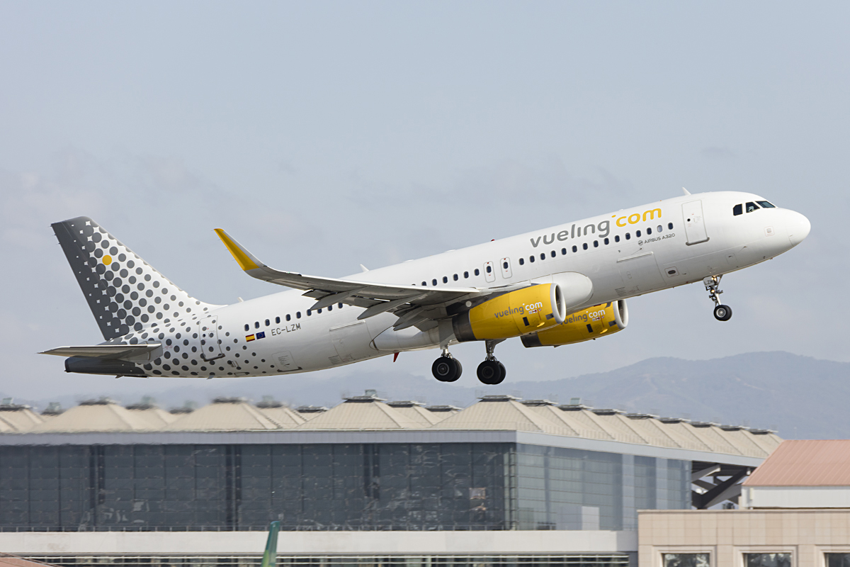 Vueling Airlines, EC-LZM, Airbus, A320-232, 28.10.2016, AGP, Malaga, Spain 



