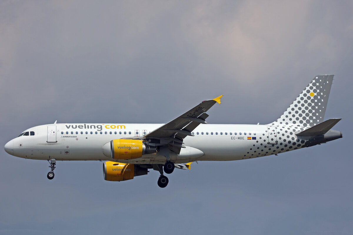 Vueling Airlines, EC-MBE, Airbus A320-214, msn: 3476, 05.Juli 2024, MXP Milano Malpensa, Italy.