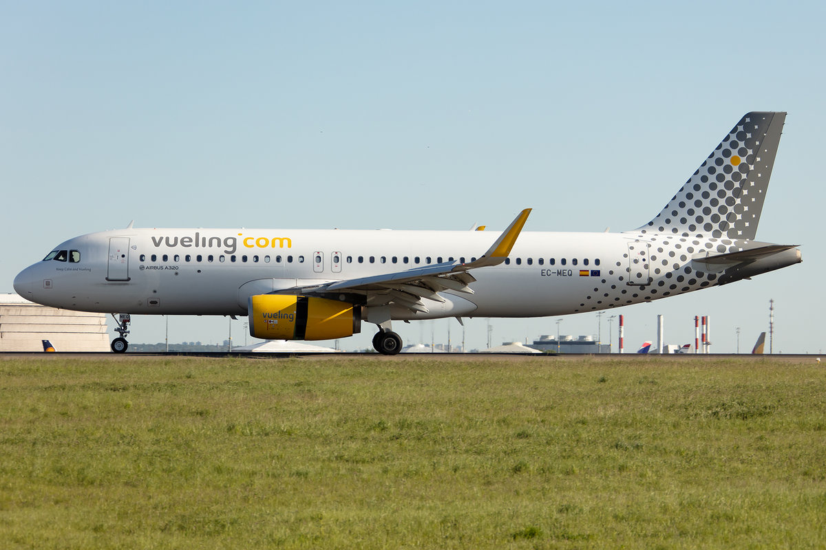 Vueling Airlines, EC-MEQ, Airbus, A320-232, 13.05.2019, CDG, Paris, France


