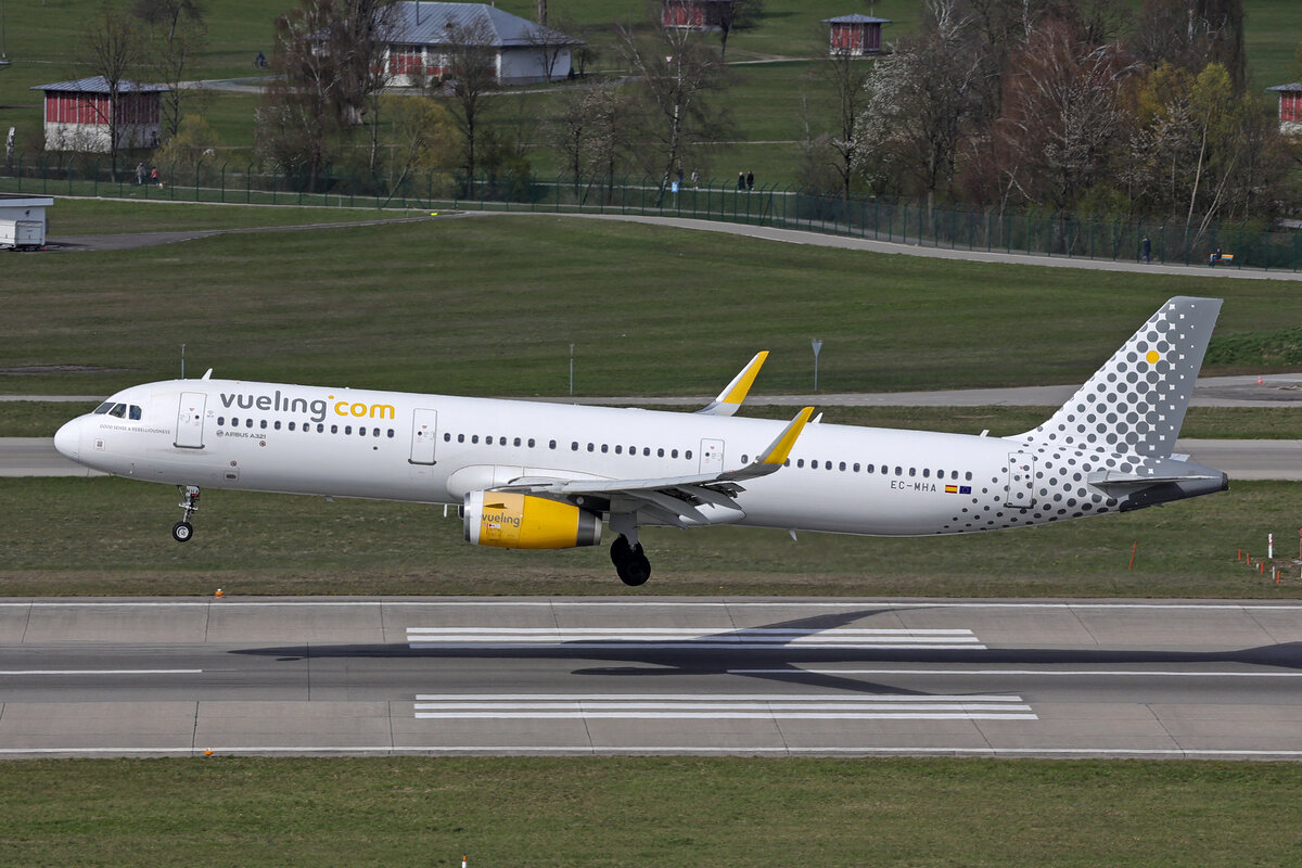 Vueling Airlines, EC-MHA, Airbus A321-231, msn: 6684,  Good Sense & rebelliousness , 03.April 2026, ZRH Zürich, Switzerland.