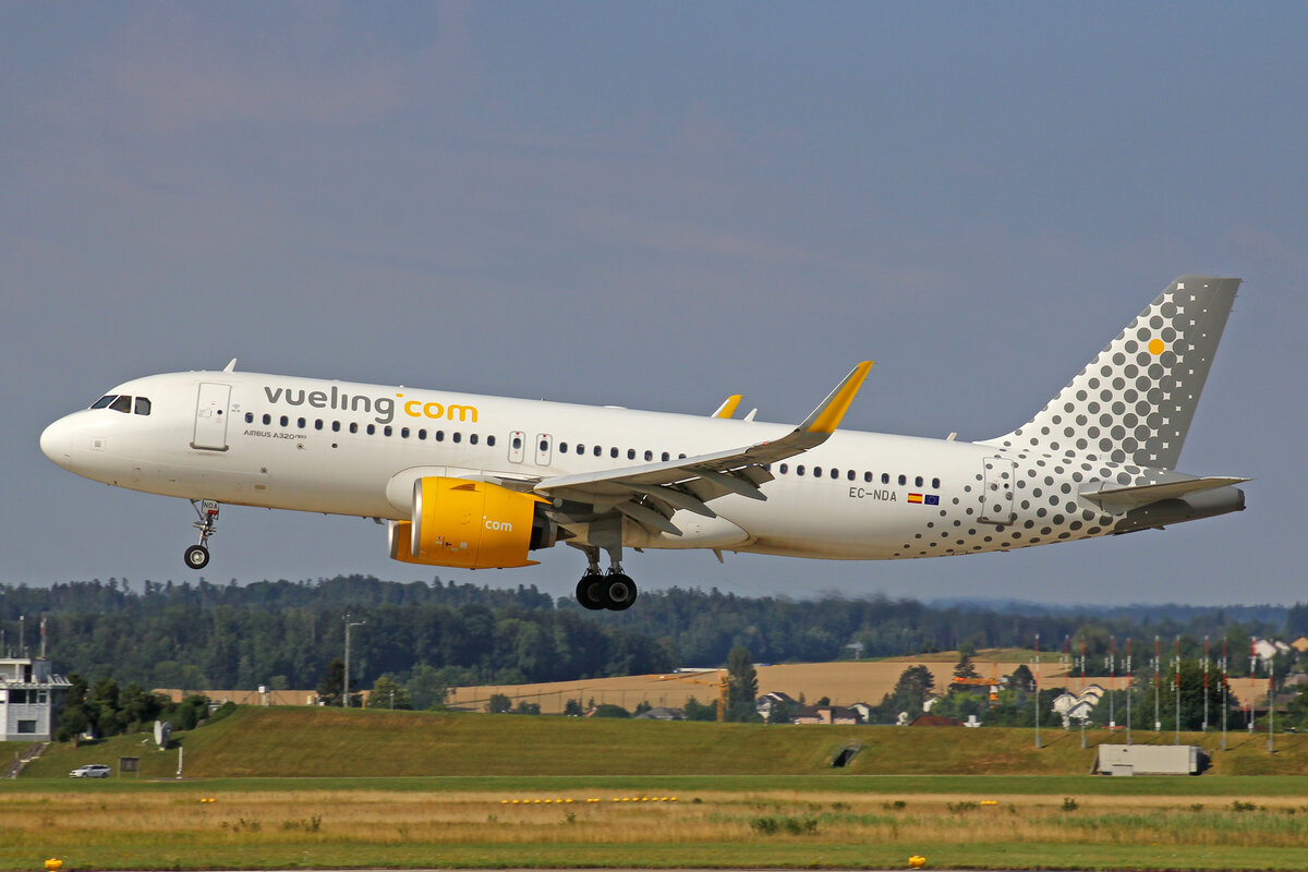 Vueling Airlines, EC-NDA, Airbus A320-271N, msn: 8843, 10.Juli 2022, ZRH Zürich, Switzerland.
