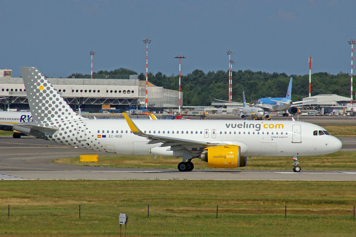 Vueling Airlines, EC-NDB, Airbus A320-271N, msn: 8927, 02.Juli 2021, MXP Milano Malpensa, Italy.