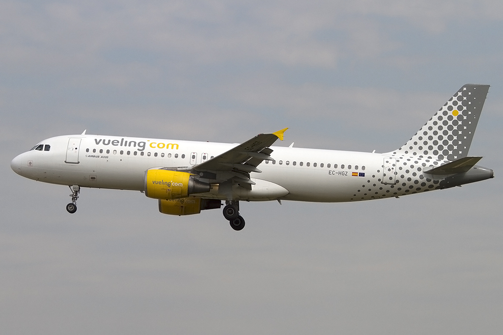 Vueling, EC-HGZ, Airbus, A320-214, 02.06.2014, BCN, Barcelona, Spain



