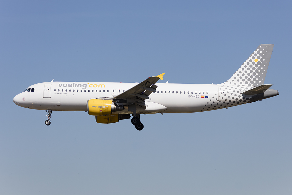 Vueling, EC-HGZ, Airbus, A320-214, 13.09.2017, BCN, Barcelona, Spain 




