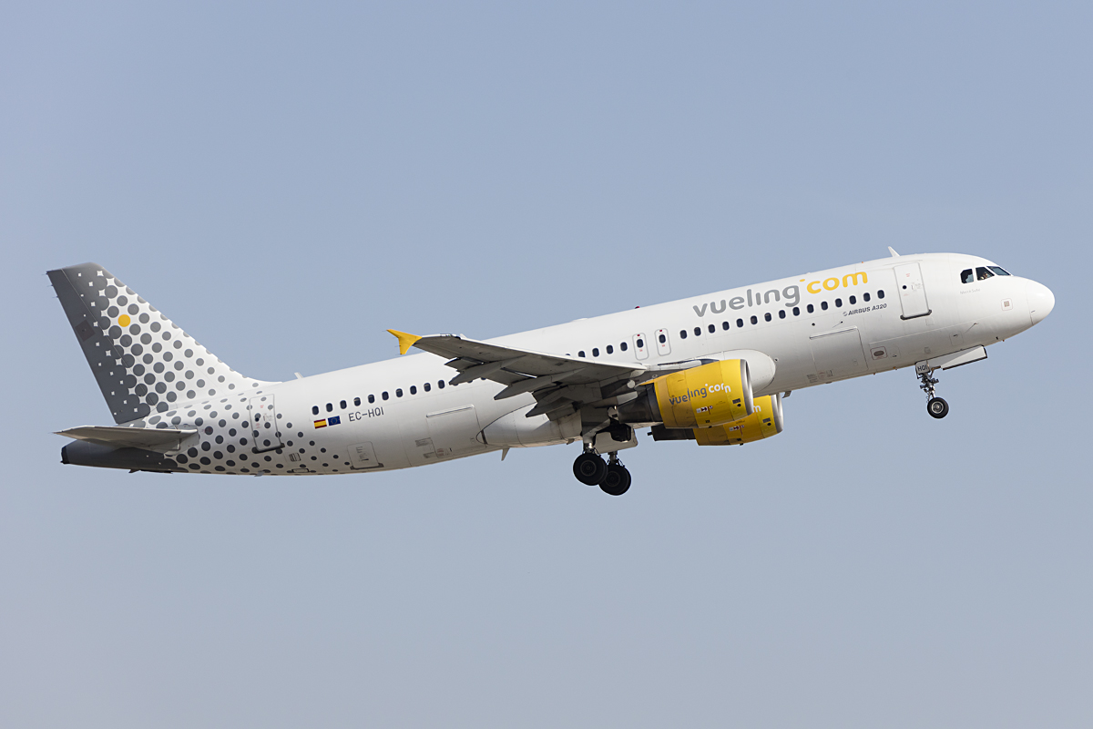 Vueling, EC-HQI, Airbus, A320-214, 28.10.2016, AGP, Malaga, Spain 


