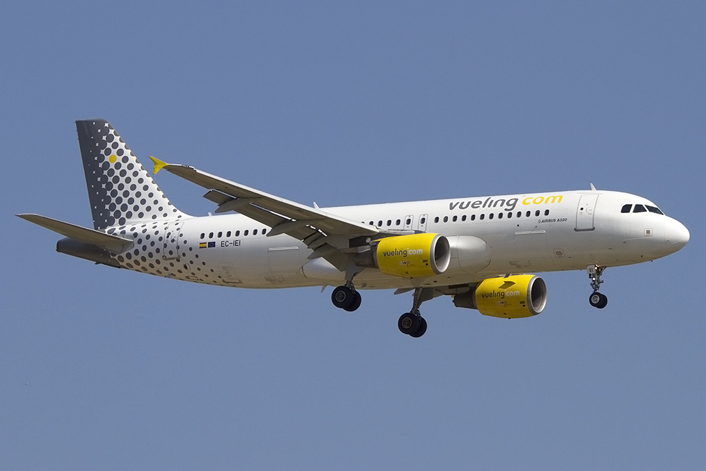 Vueling, EC-IEI, Airbus, A320-214, 02.06.2014, BCN, Barcelona, Spain 


