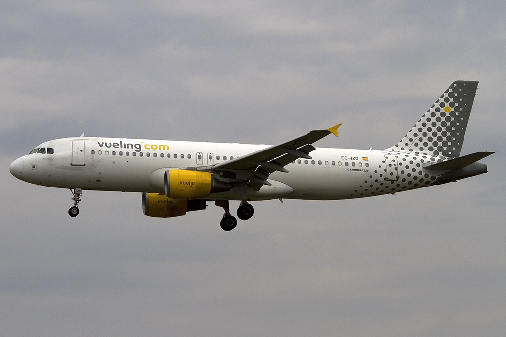 Vueling, EC-IZD, Airbus, A320-214, 02.06.2014, BCN, Barcelona, Spain 



