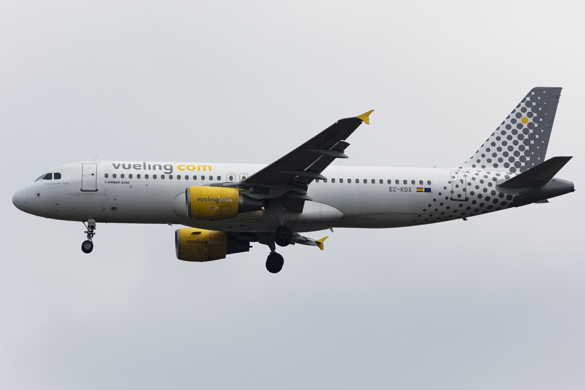 Vueling, EC-KDX, Airbus, A320-216, 25.03.2016, MXP, Mailand, Italy




