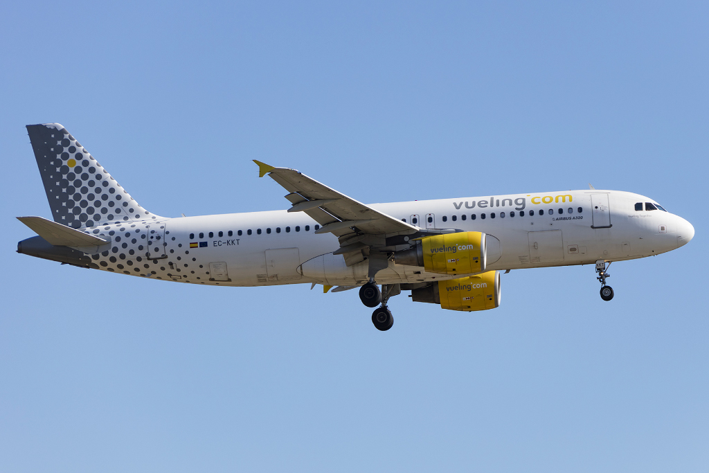Vueling, EC-KKT, Airbus, A320-214, 20.09.2015, BCN, Barcelona, Spain 



