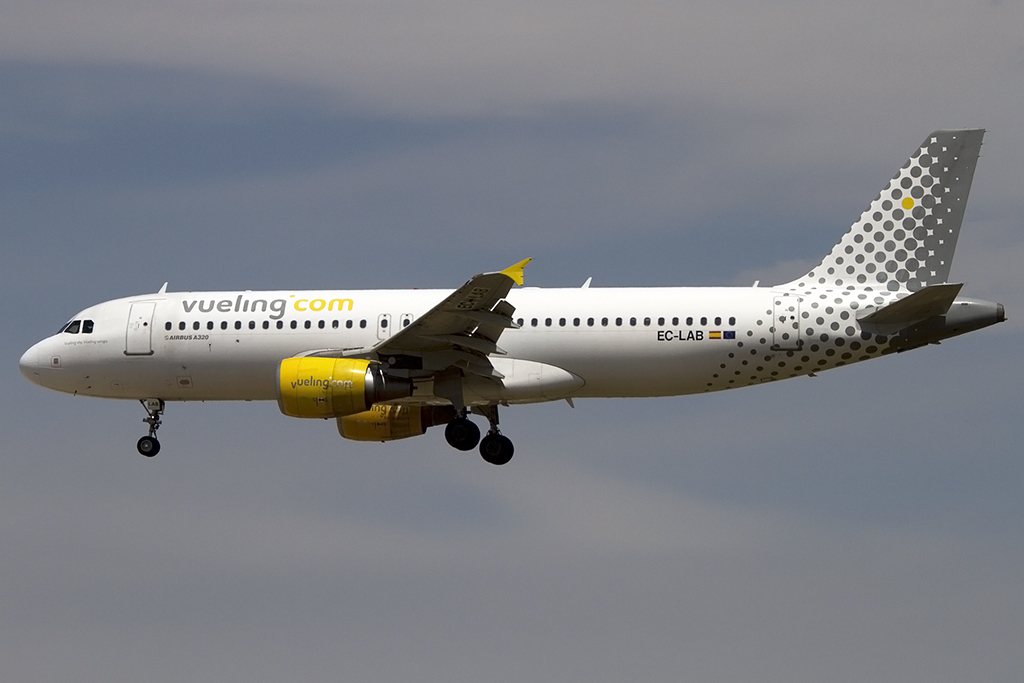 Vueling, EC-LAB, Airbus, A320-214, 27.05.2014, BCN, Barcelona, Spain 





