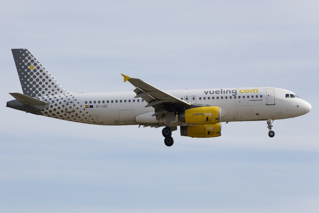 Vueling, EC-LQZ, Airbus, A320-232, 26.09.2015, BCN, Barcelona, Spain



