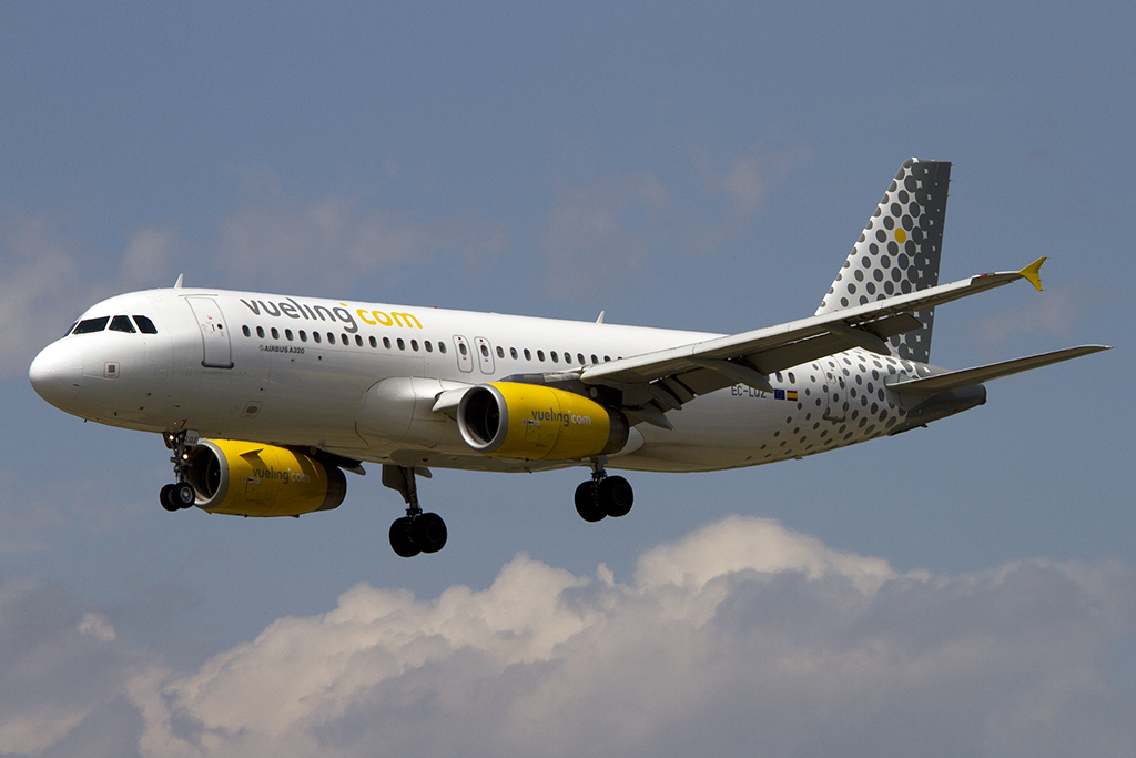 Vueling, EC-LQZ, Airbus, A320-232, 27.05.2014, BCN, Barcelona, Spain 




