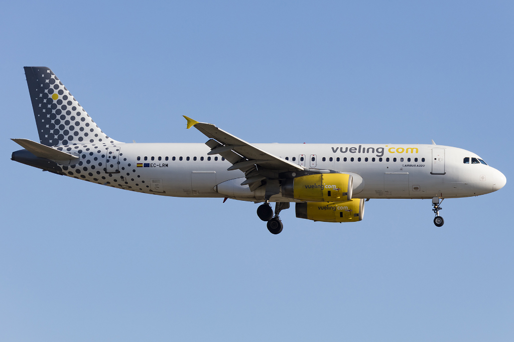 Vueling, EC-LRM, Airbus, A320-214, 20.09.2015, BCN, Barcelona, Spain 




