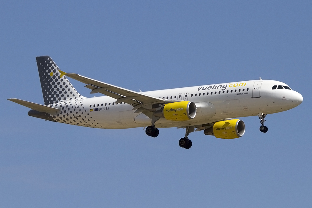 Vueling, EC-LSA, Airbus, A320-214, 27.05.2014, BCN, Barcelona, Spain 



