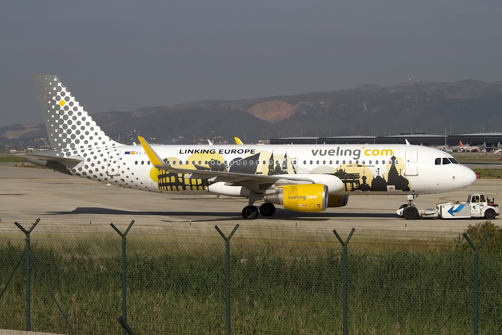 Vueling, EC-LVP, Airbus, A320-214, 02.06.2014, BCN, Barcelona, Spain 





