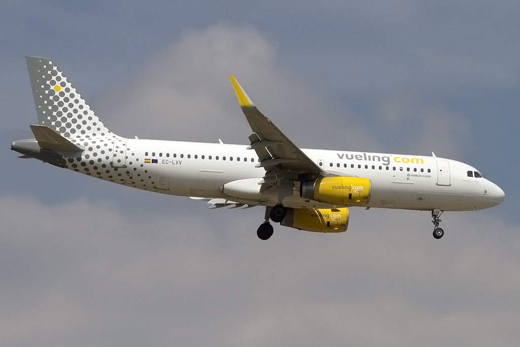 Vueling, EC-LVV, Airbus, A320-214, 04.05.2014, FRA, Frankfurt, Germany 



