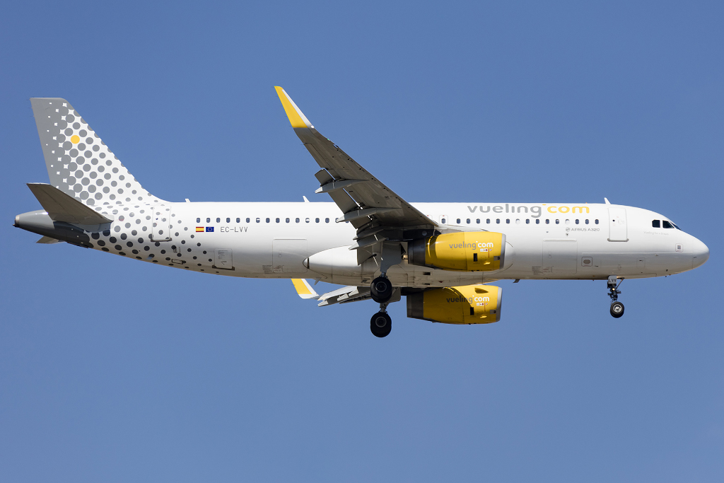 Vueling, EC-LVV, Airbus, A320-214, 20.09.2015, BCN, Barcelona, Spain 


