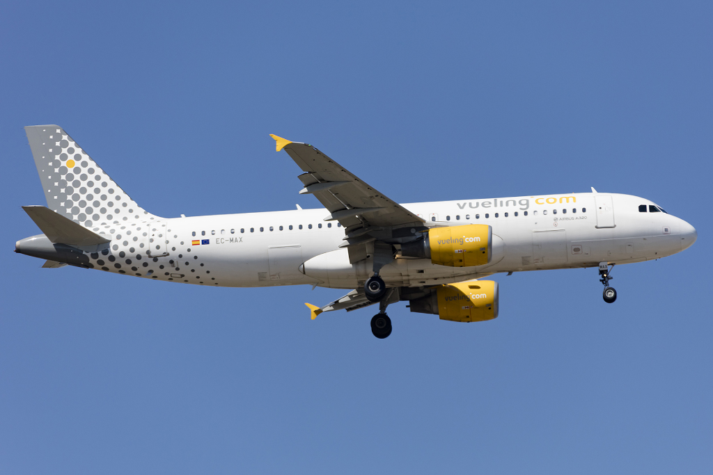 Vueling, EC-MAX, Airbus, A320-214, 20.09.2015, BCN, Barcelona, Spain 



